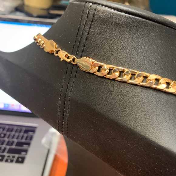 Mens gold plated curb Cuban chain necklace - Picture 5 of 8